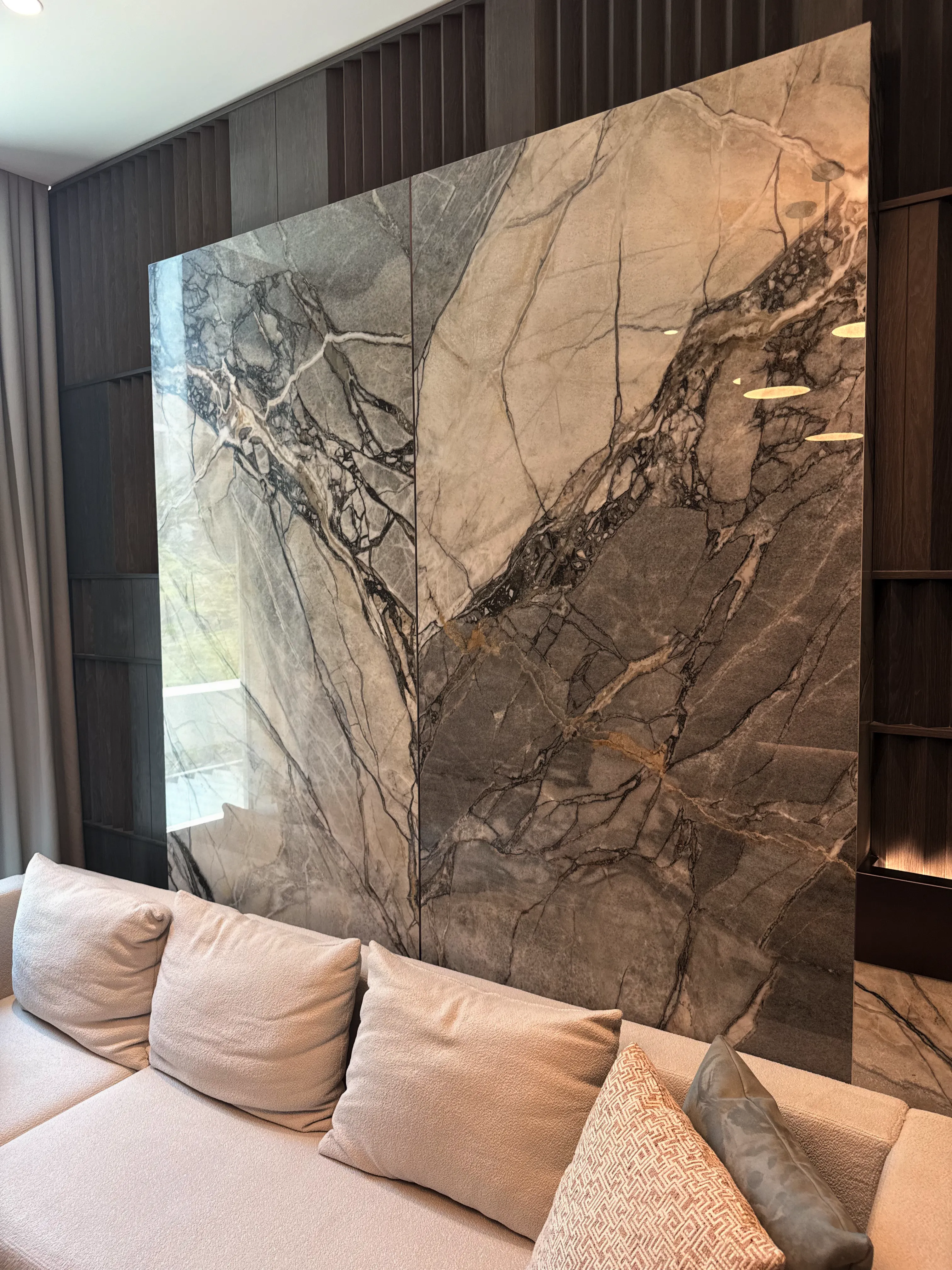 Materiály a interiér apartmánu